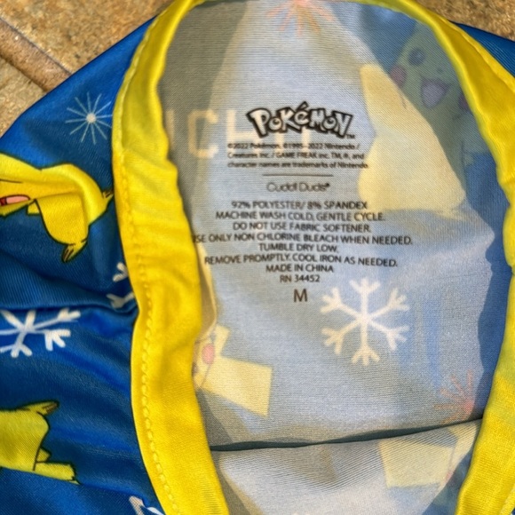 Pikachu Cuddl Duds - Picture 4 of 7